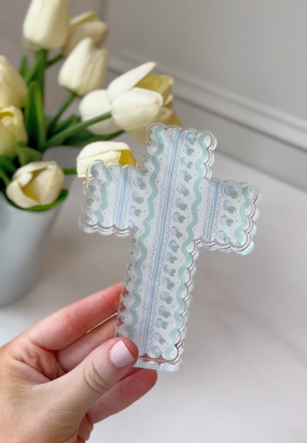 Scalloped Acrylic Cross Block